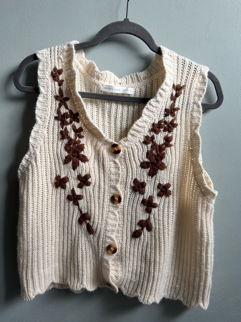 Altar'd State Cream Floral Embroidered Button Up Sweater Vest Size Large
